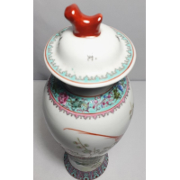 Chinese vaas met deksel, gemerkt